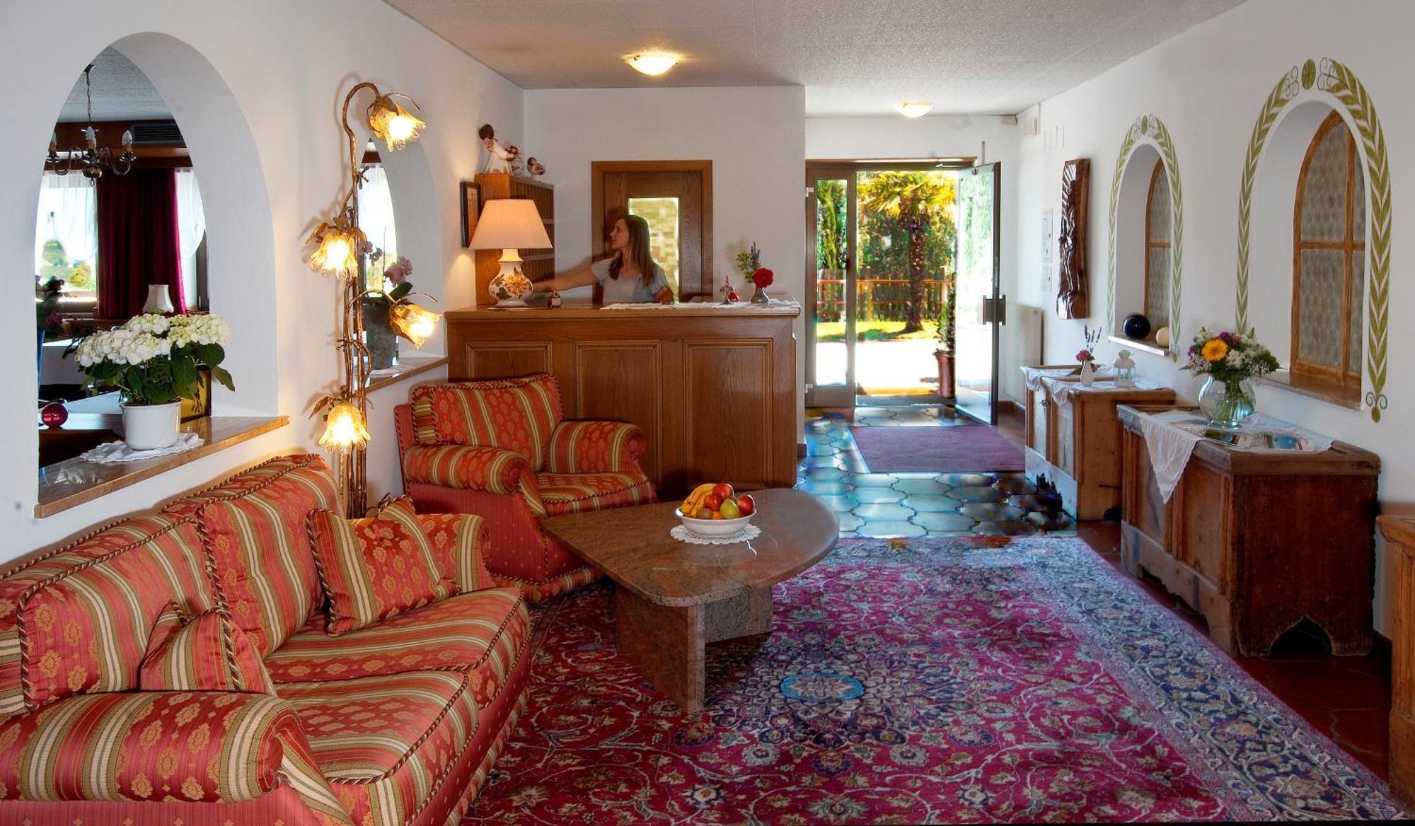 טירולו Hotel Appartement Inge מראה חיצוני תמונה