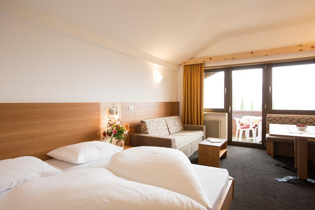 טירולו Hotel Appartement Inge מראה חיצוני תמונה