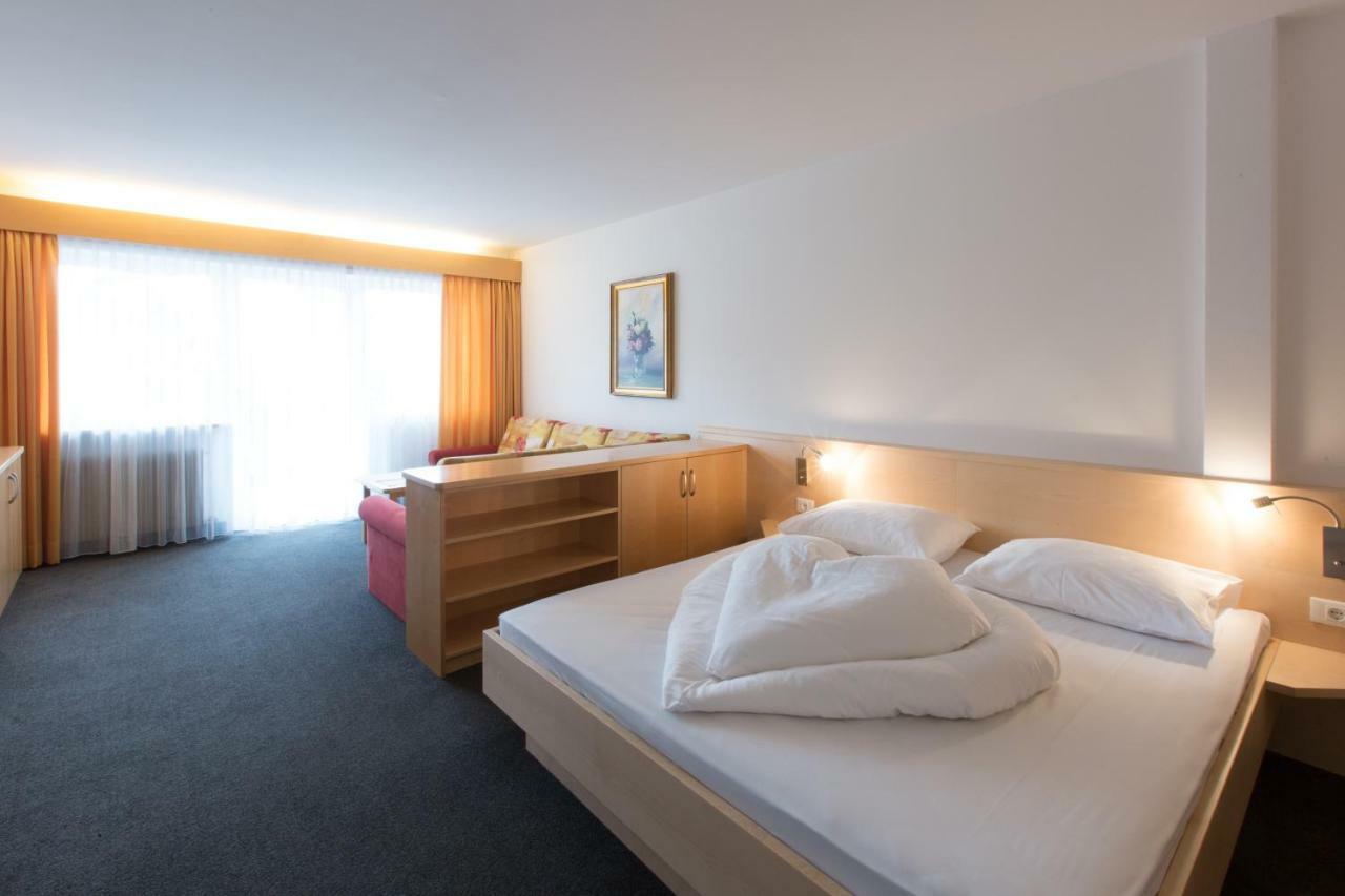 טירולו Hotel Appartement Inge מראה חיצוני תמונה