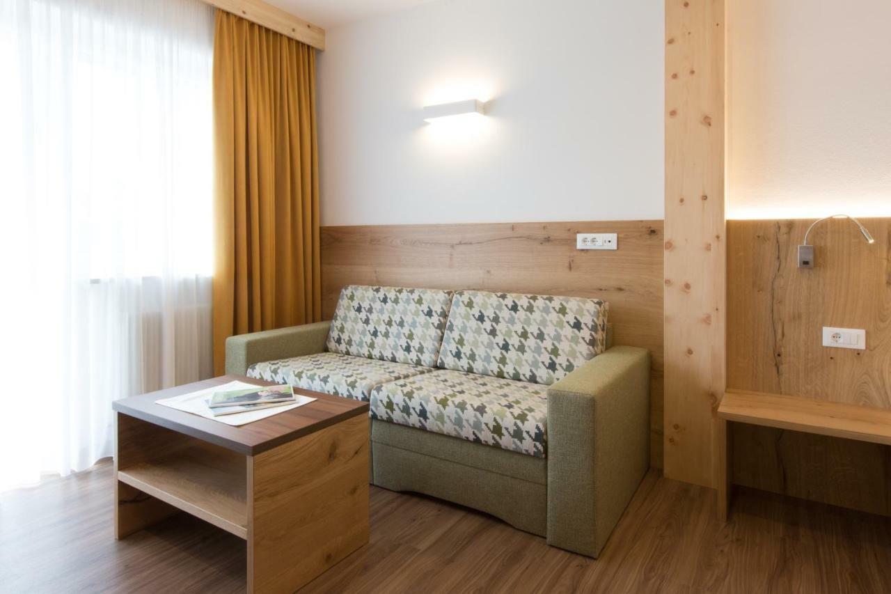 טירולו Hotel Appartement Inge מראה חיצוני תמונה