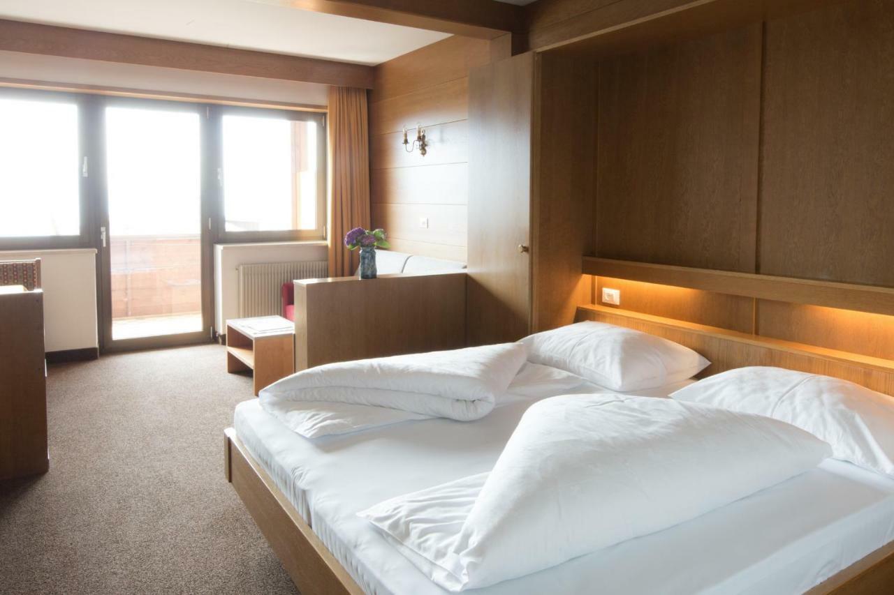 טירולו Hotel Appartement Inge מראה חיצוני תמונה